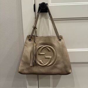 Gucci Soho Medium Chain Tote in Gold